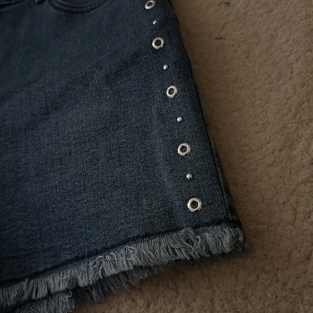 MK Shorts - Picture 4 of 6